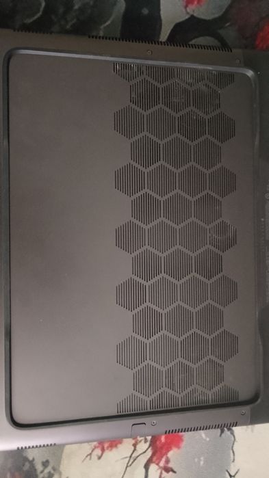 Witam mam na sprzedaż Laptopa Gamingowego AlienWare M16 r1