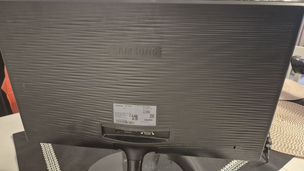 Monitor Samsung S24D330H
