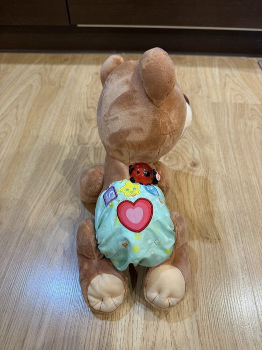 Raczkuajcy miś dla niemowlaka