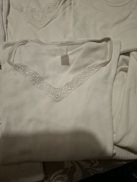 Camisola interior branca canelada ou lisa