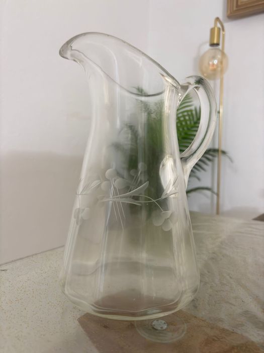 Conjunto de Copos e Taças em Vidro Gravado — 17 peças