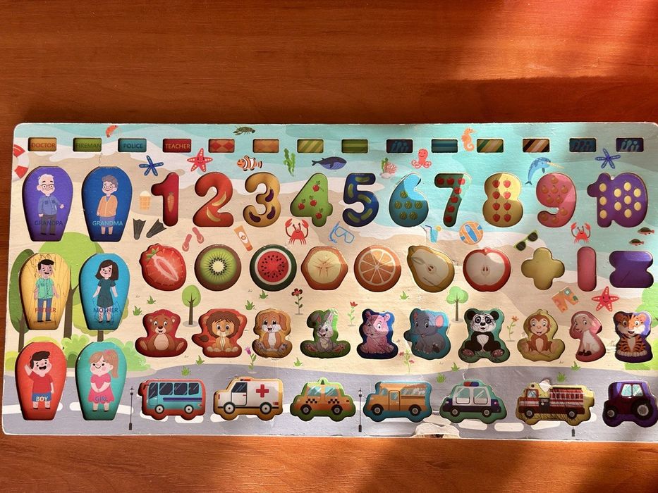 Комплект дерев'яних іграшок з контейнером для зберігання