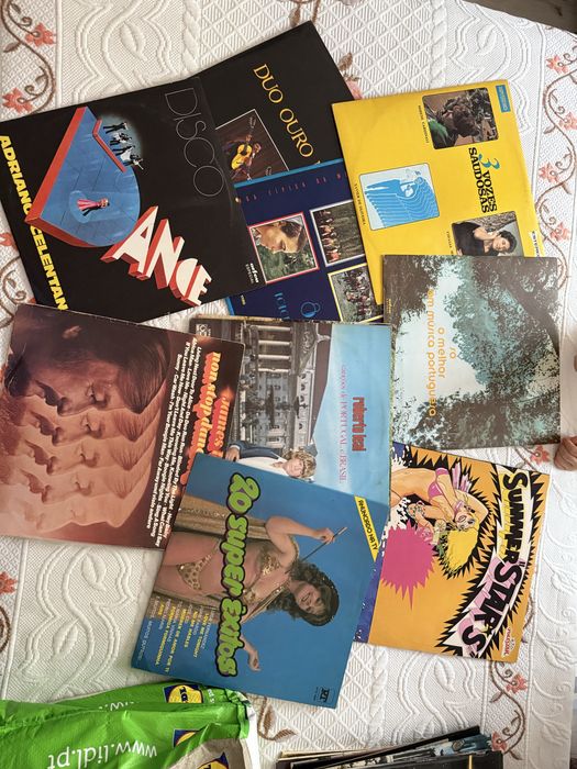 Lote de 54 discos de vinil LP (12”) várias edições e géneros musicais