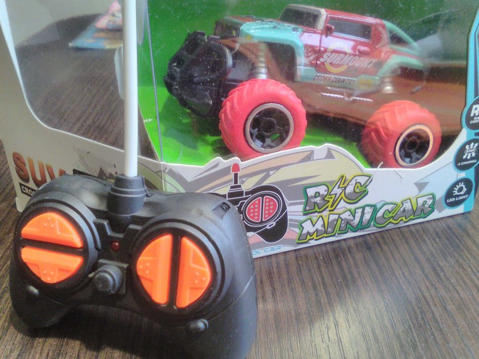 Р/у. Джип в масштабе 1/43. Полное управление.