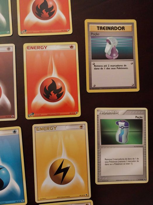 Lote de 22 Cartas Pokémon, Energia e Treinador, português e inglês
