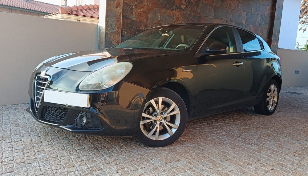Alfa Romeo Giulietta 1.6 JTDm | Económico, Fiável e Pronto a Andar | €4.500 Neg.