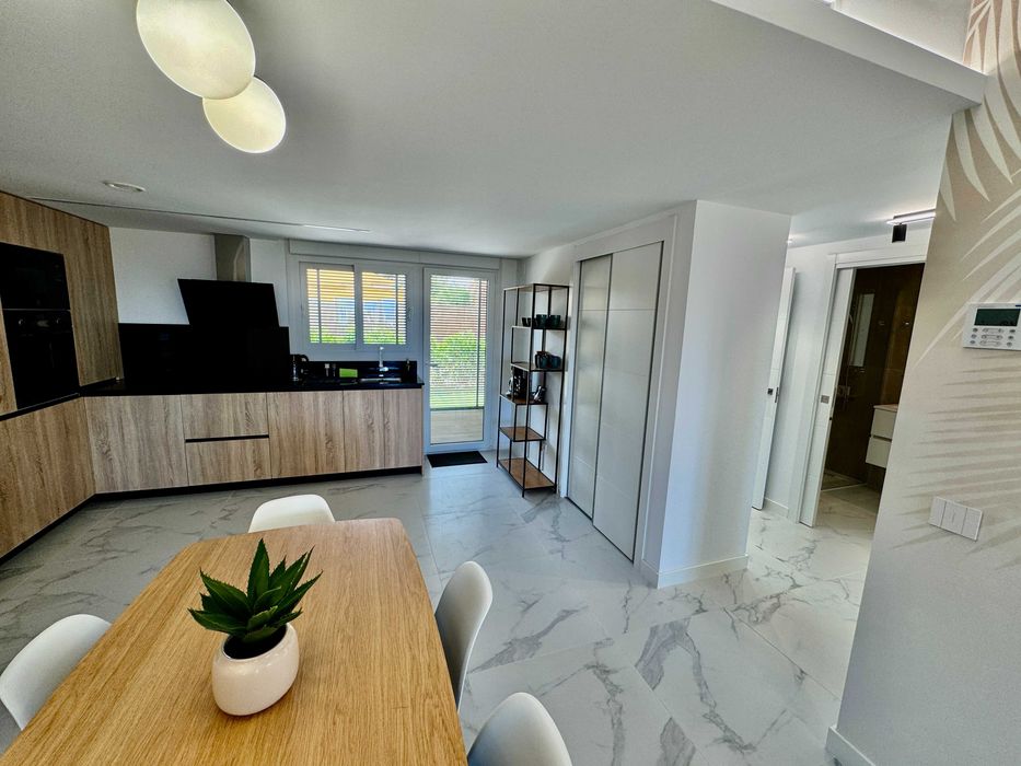 Апартаменти з 2 спальнями · 1-ша лінія моря · Три Басейни · Іспанія