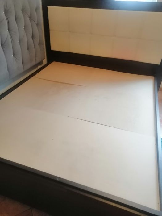 Łóżko sypialniane