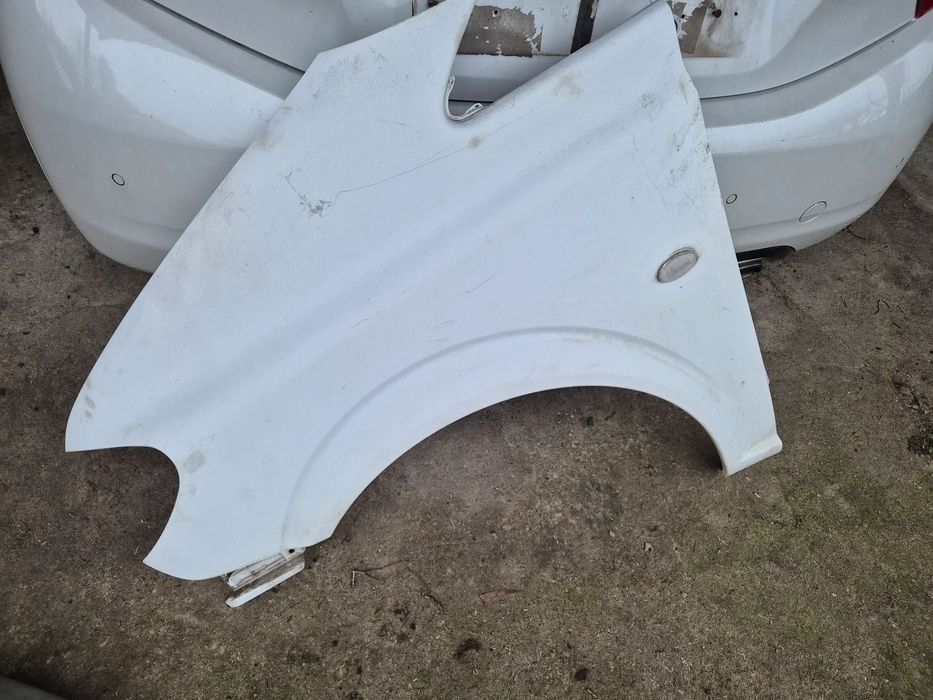 LEWY PRZEDNI BŁOTNIK MERCEDES VITO 639 VIANO