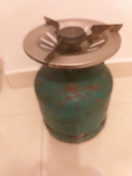 vendo fogão   e candeeiro de campismo