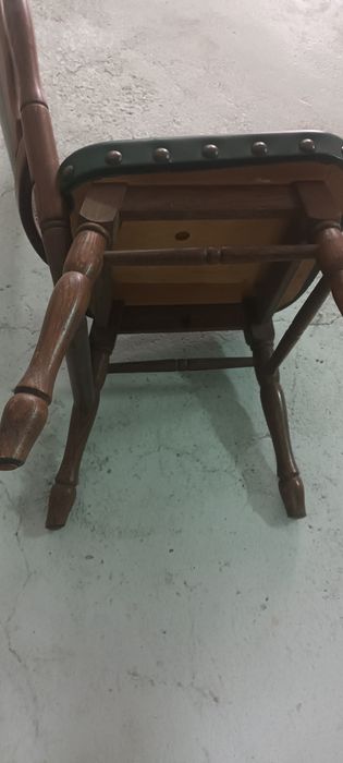 Mesa de jogos com 2 cadeiras