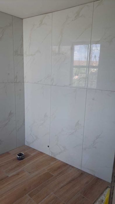Pintura Ladrilhos entre outros acabamentos.