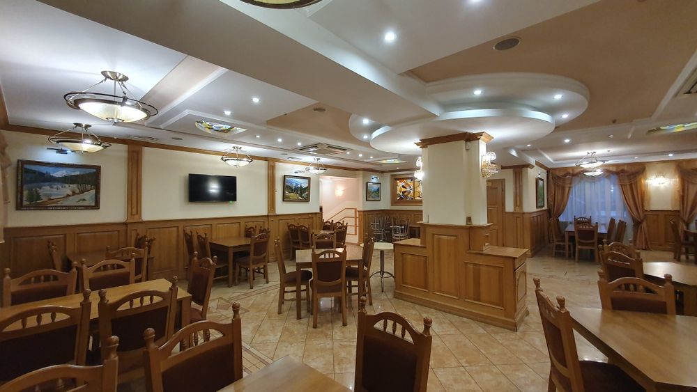 ПРОДАЖ Готельно-ресторанного комплекса Оленка в місті Рахів/Закарпаття