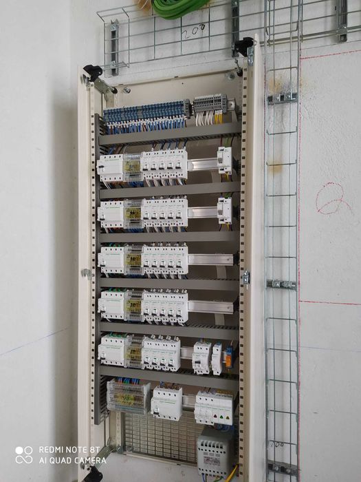 OHMEGA ELECTRO: Serviços de instalações Reparos Manutenções elétricas