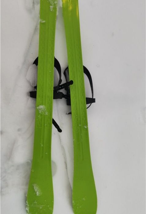 Nartki na buty / narty dziecięce 90cm + kijki + GRATIS kask narciarski