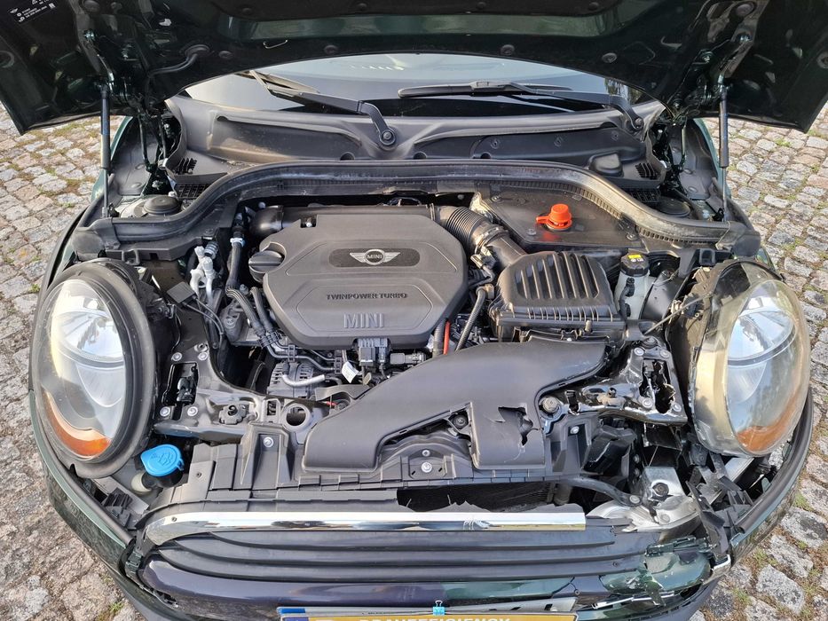 MINI 5 Portas Cooper D Apenas 121 Mil kms de 2017
