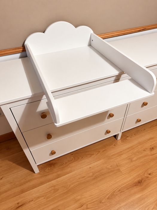 Cómoda IKEA com 6 gavetas + muda-fraldas amovível