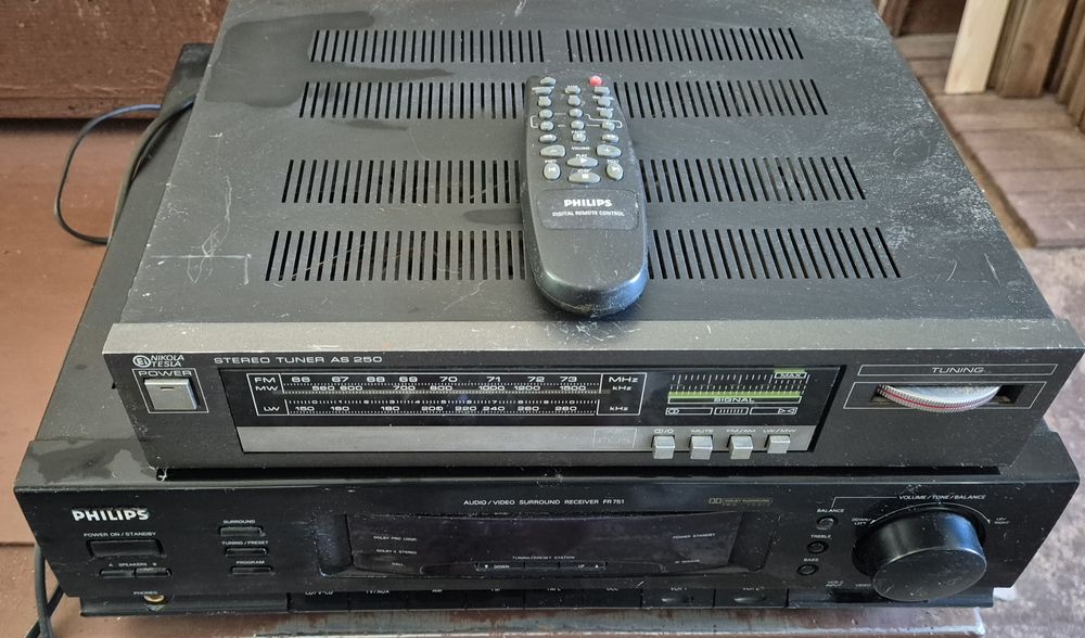 Amplituner Philips plus radio Tesla
