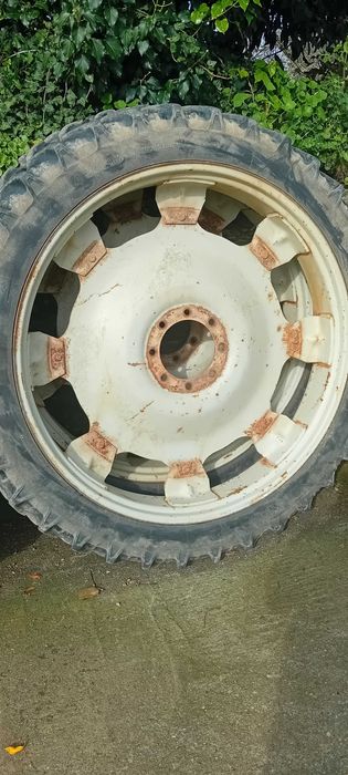 Rodas estreítas trator