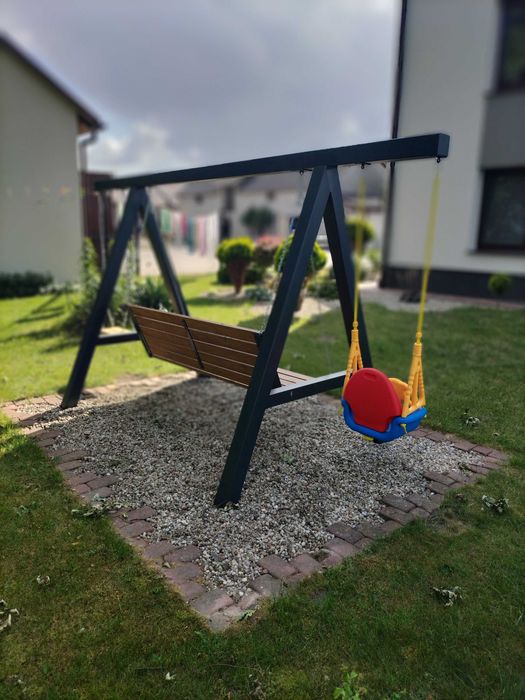 Huśtawka ogrodowa metalowa