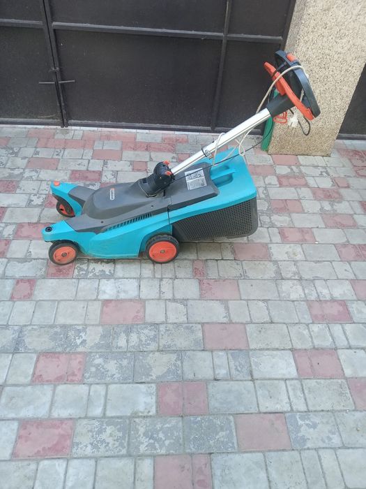 Продам газонокосилку