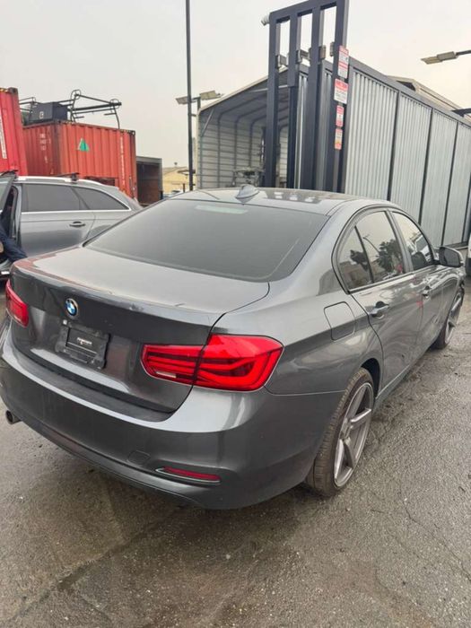 BMW F30 2018 року