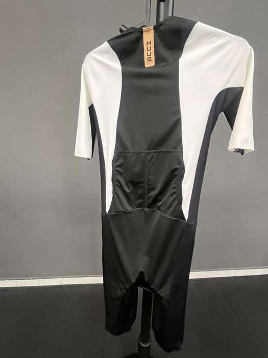 Lote HUUB: fatos de natação e trisuits de triatlo