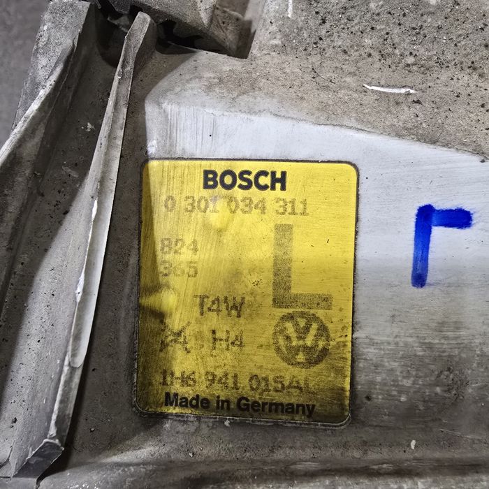 Фара передня права Volkswagen Golf 3  1H6941015A  1H6941016A