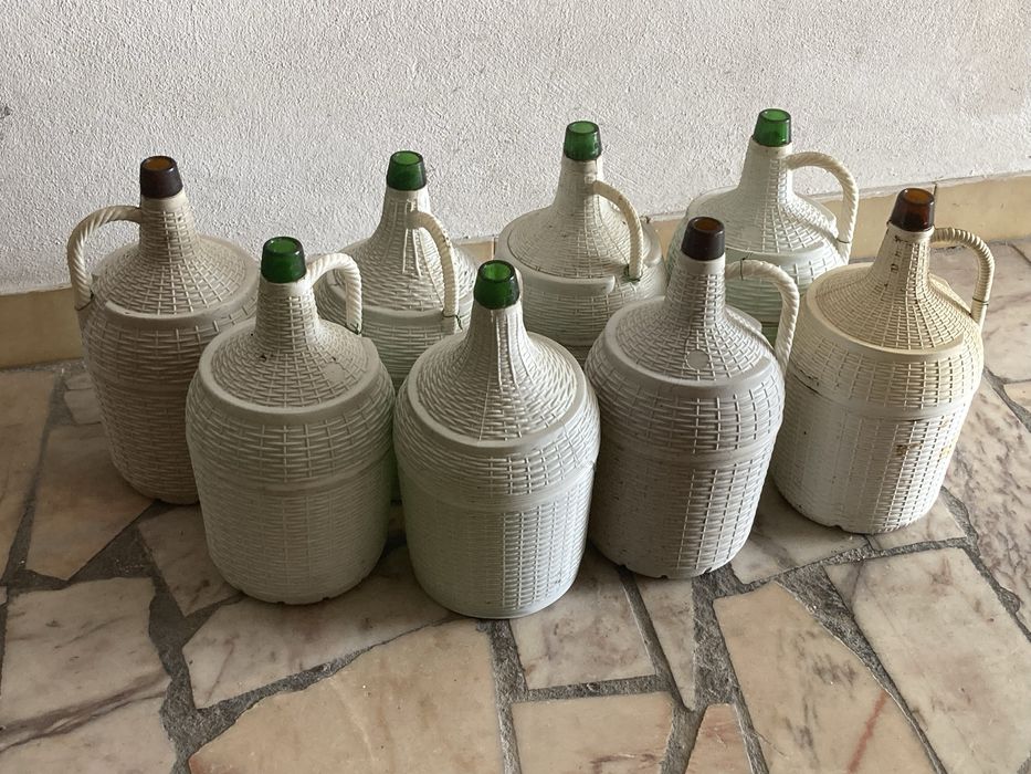 Garrafoes antigos (Vidro)