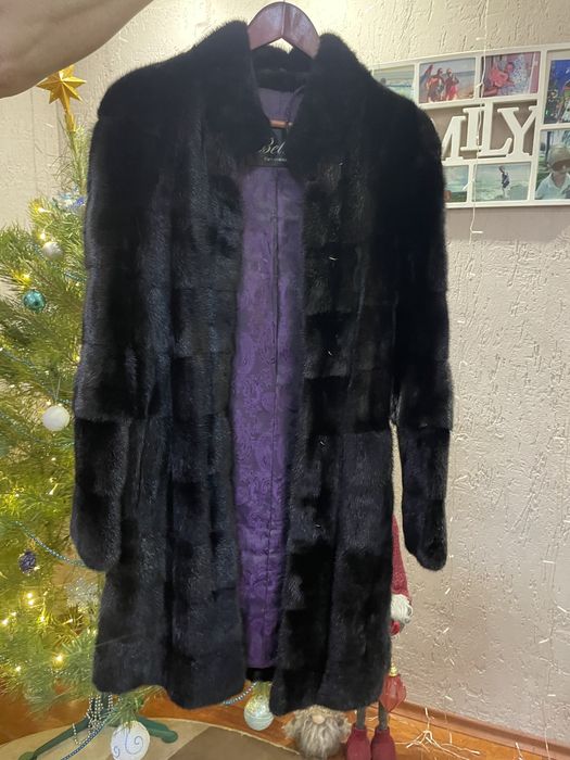 Норкова шубка розмір м в гарному стані продам