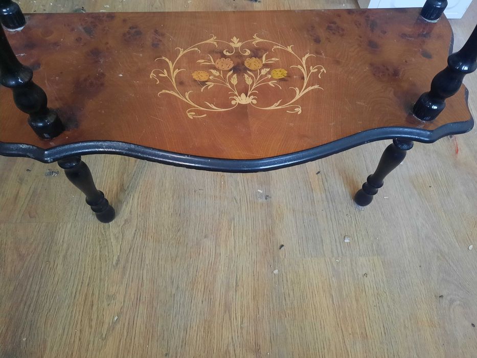 Vendo mesa muito antiga
