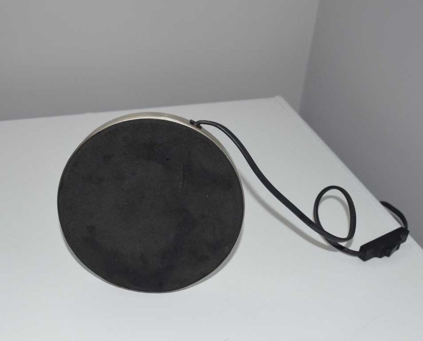Candeeiro elétrico de mesa, em metal de boa qualidade