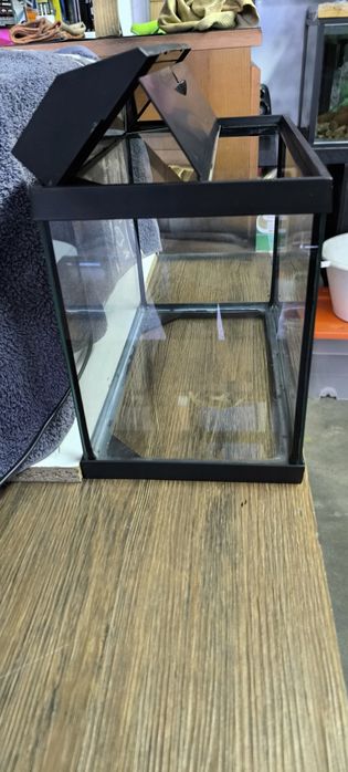 Pequeno Aquário ( 35x20x25 ) Como Novo