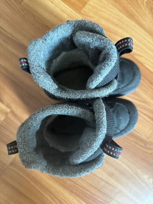 Продам зимові ботинки