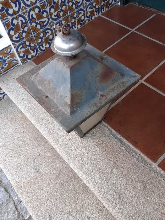 Candeeiro antigo para restauro