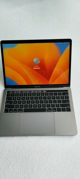 MacBook Pro 13,3 2018, Intel i5 2,3GHz. 8GB RAM 256GB ssd