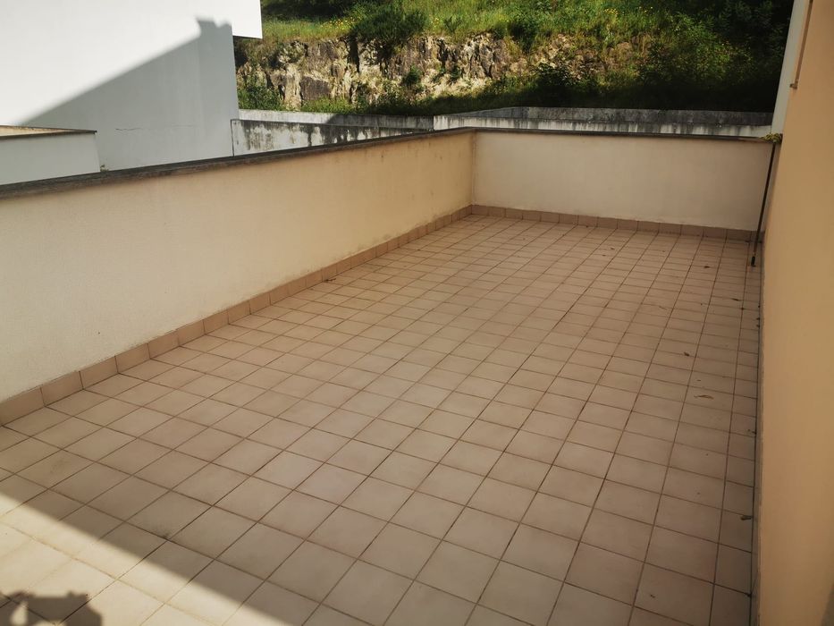 Arrenda-se Apartamento T1 kitchenette a 1km do Hospital dos Covões