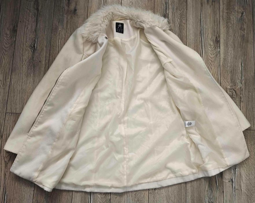 Stylowy płaszcz damski