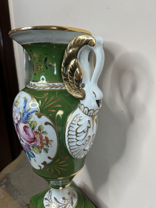 Vaso de porcelana pintado à mão
