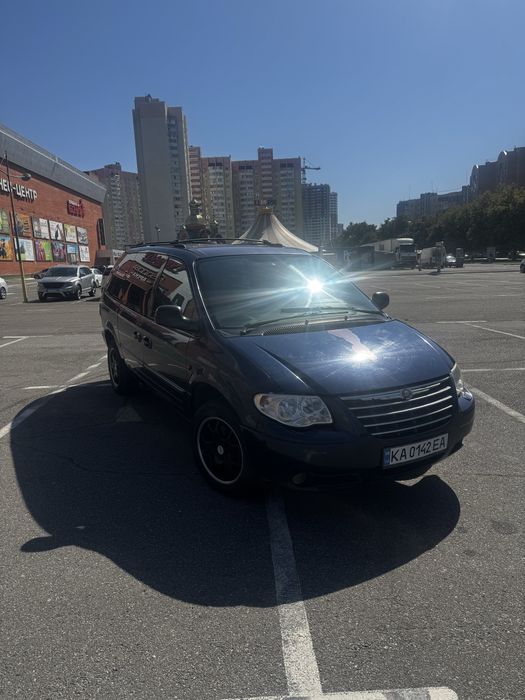 Продам Chrysler Grand Voyager Limited