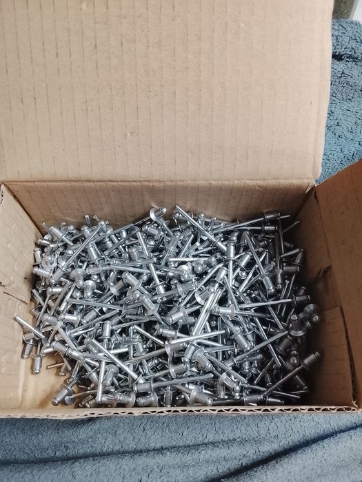 Nity aluminiowe  4,8x 8mm