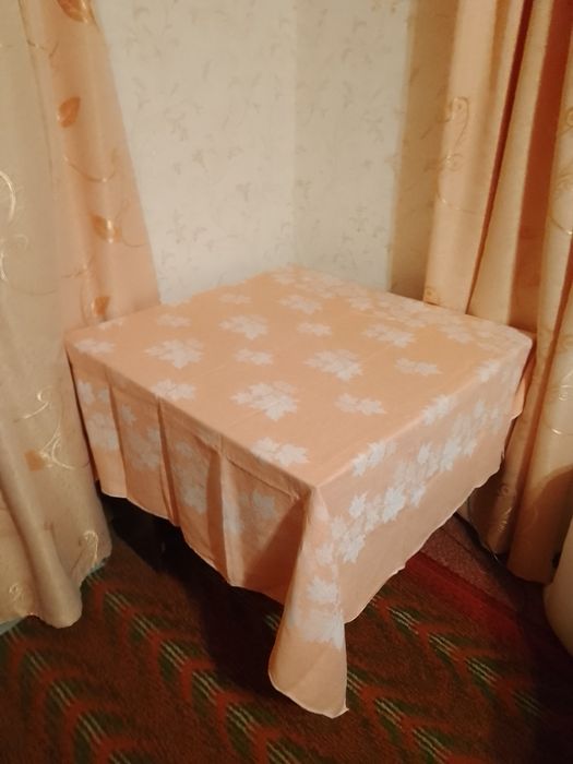 Скатертини на стіл