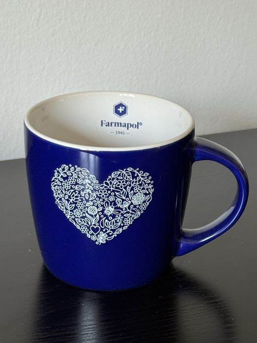 Kubek Farmapol  niebieski serduszko
