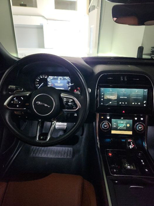 Jaguar XE R dynamic P250 ano 2023 só 31000km motor 2.0 250cv gasolina nacional como novo Todos os extras aceito retoma