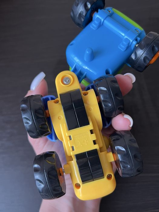 Синій трактор та вся колекція Hola