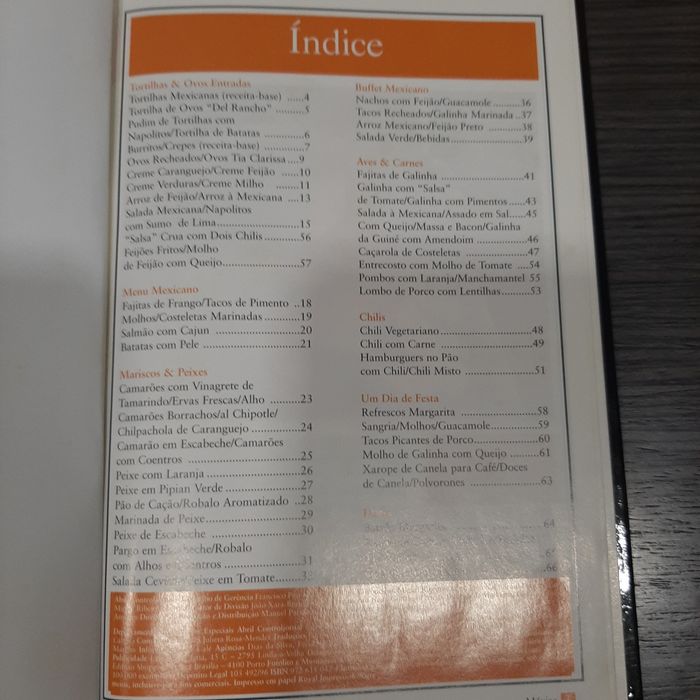 4 livros de culinária: Brasil, Espanha, México e Suécia