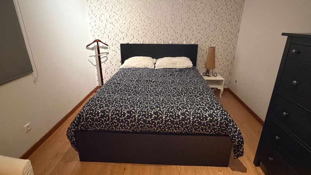 Cama + colchao+ 2 gavetoes