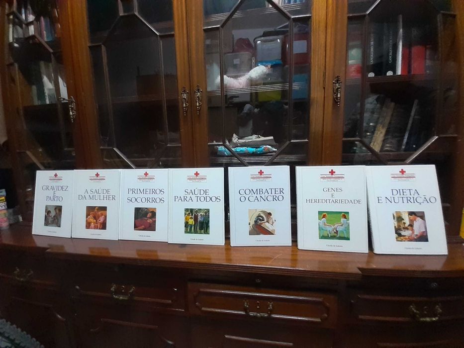 Biblioteca médica da família-Cruz Vermelha