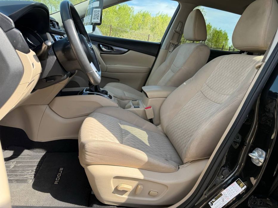 Nissan Rogue SV AWD 2017!