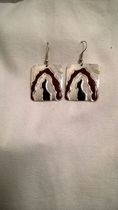 Brincos quadrados prateados vermelho e preto (portes incluídos)